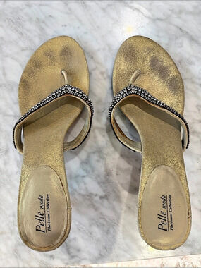 Pelle Moda Platinum Collection Rhinestone Sandals Gold US 9.5